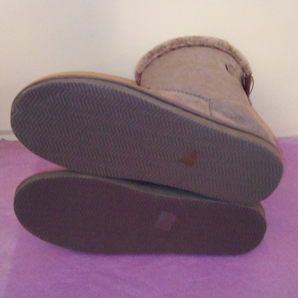 Bobbie Brooks Grey 🩶 Boots - Picture 7 of 13